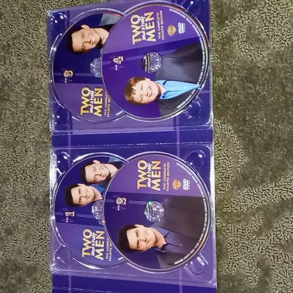 Two and a Half Men: The Complete Fourth Season Boxset DVD - Picture 3 of 3
